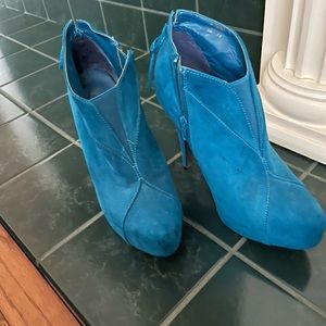 Shoe Dazzle Turquoise Booties
